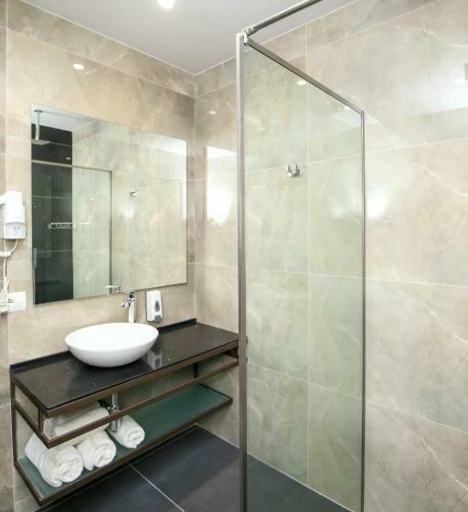 חדר דלוקס, Olive