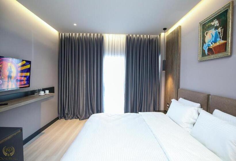 סוויטת ג'וניור, Olive