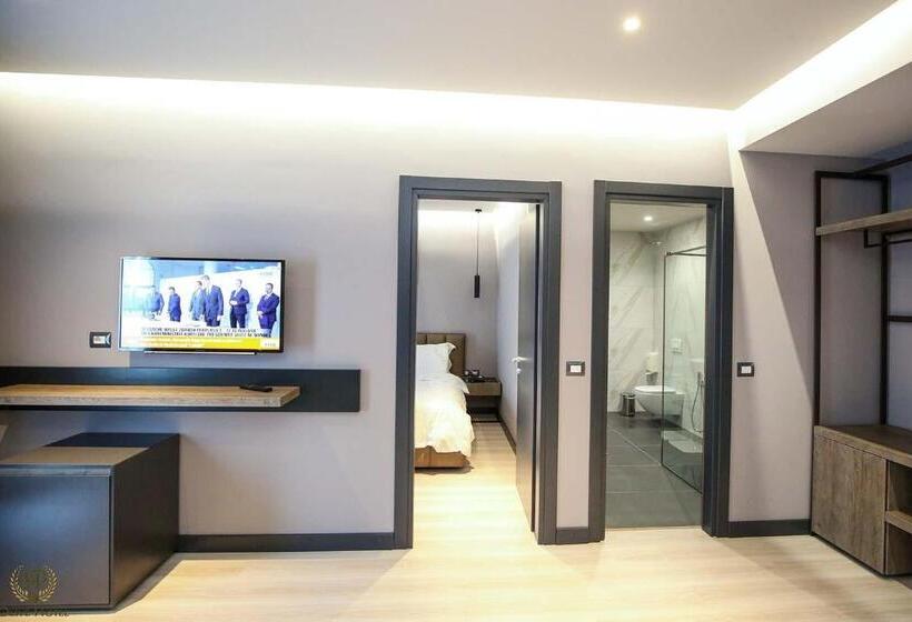 סוויטת ג'וניור, Olive