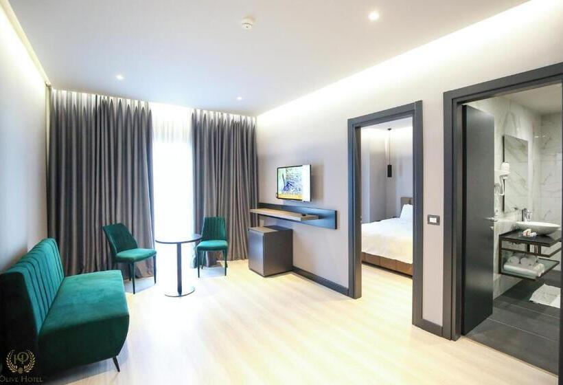 סוויטת ג'וניור, Olive