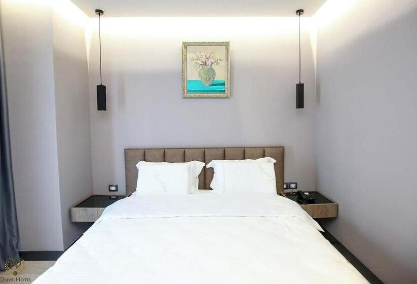 חדר דלוקס, Olive