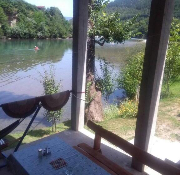 آپارتمان 3 خوابه, Prenoćište Na Drini Foča