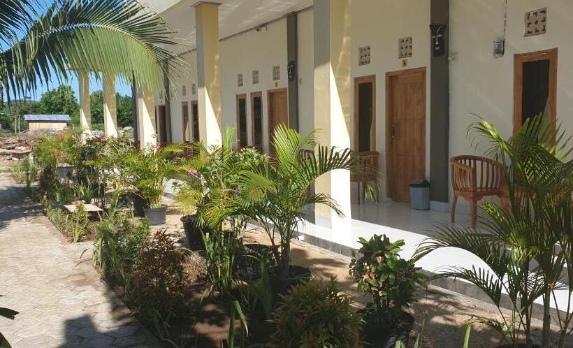 اتاق سوپریور, Gio's Place