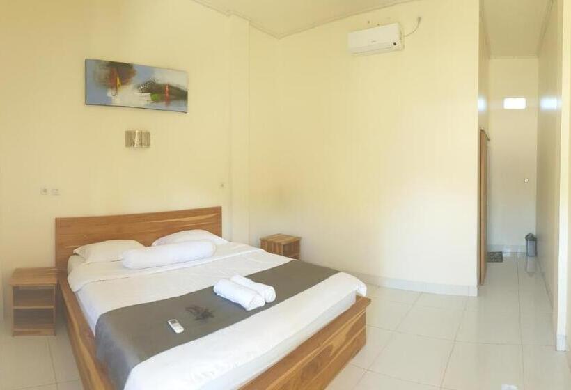 اتاق سوپریور, Gio's Place
