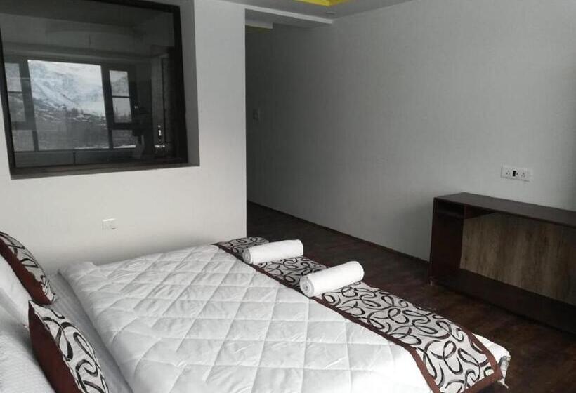 Номер Deluxe, The White Castle Kargil