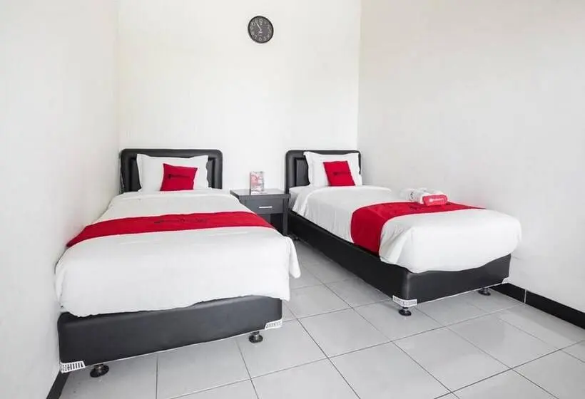 Chambre Standard, Reddoorz Plus @ Purwodadi