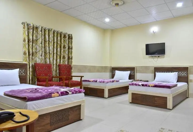اتاق ساده سه نفره, Swat Guest House