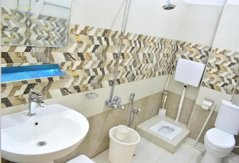 اتاق ساده سه نفره, Swat Guest House