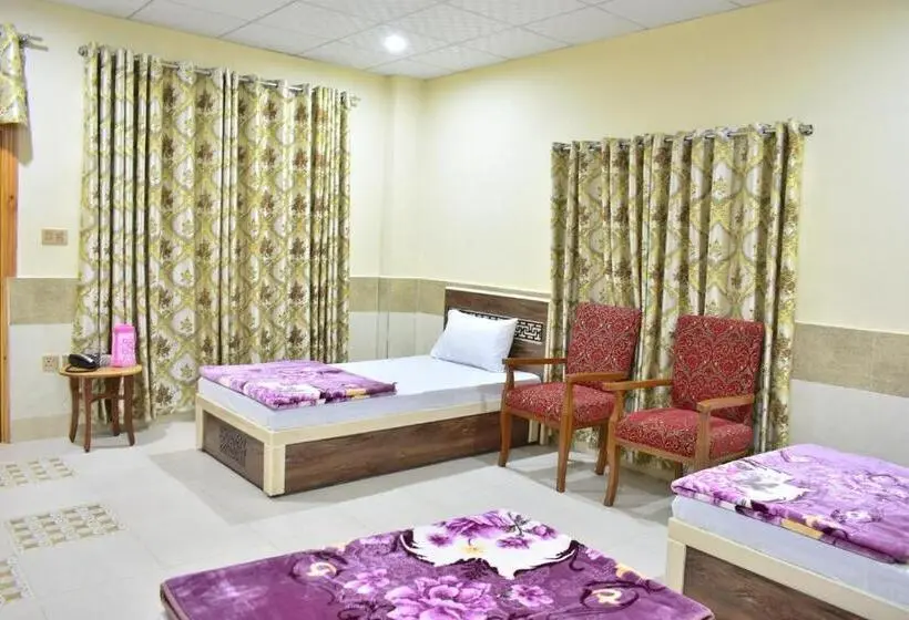 اتاق ساده سه نفره, Swat Guest House
