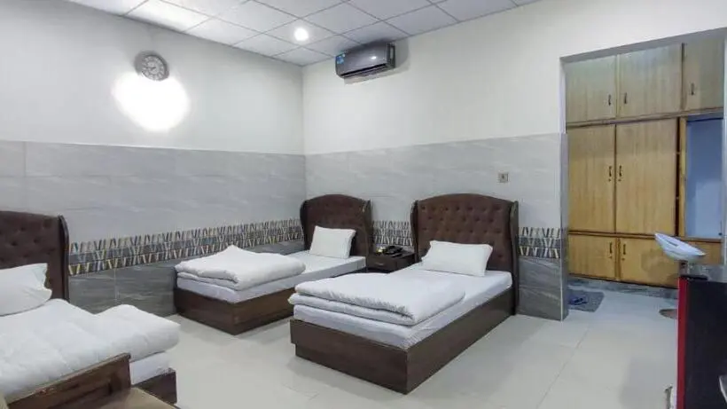 اتاق ساده سه نفره, Swat Guest House