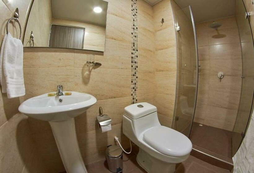 Номер Стандарт, Mr. Huésped