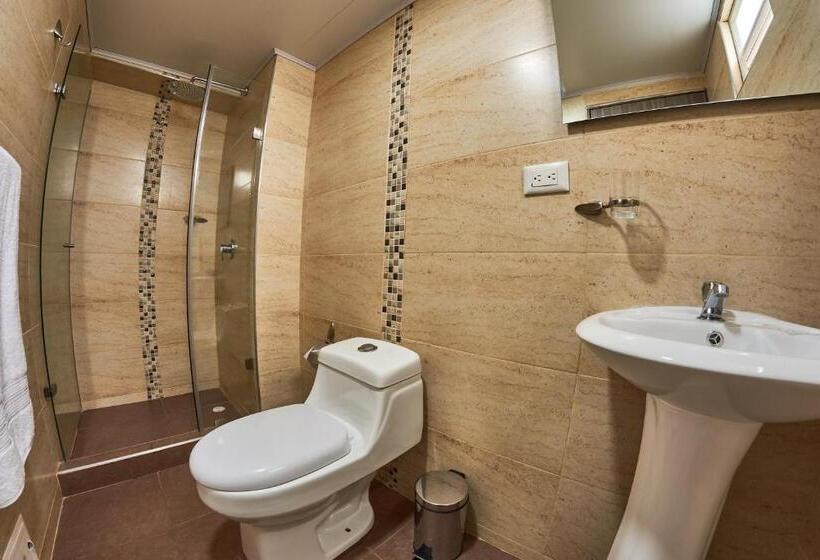 Семейный Номер, Mr. Huésped