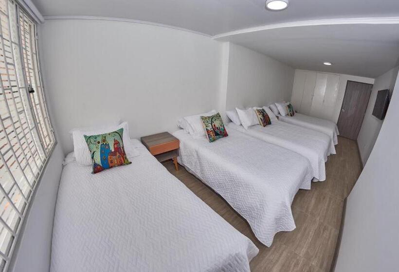 Семейный Номер, Mr. Huésped