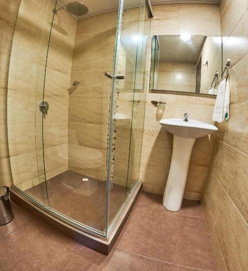 Номер Стандарт Трехместный, Mr. Huésped