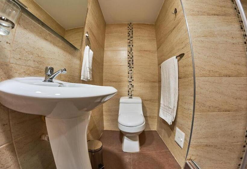 Номер Стандарт Трехместный, Mr. Huésped