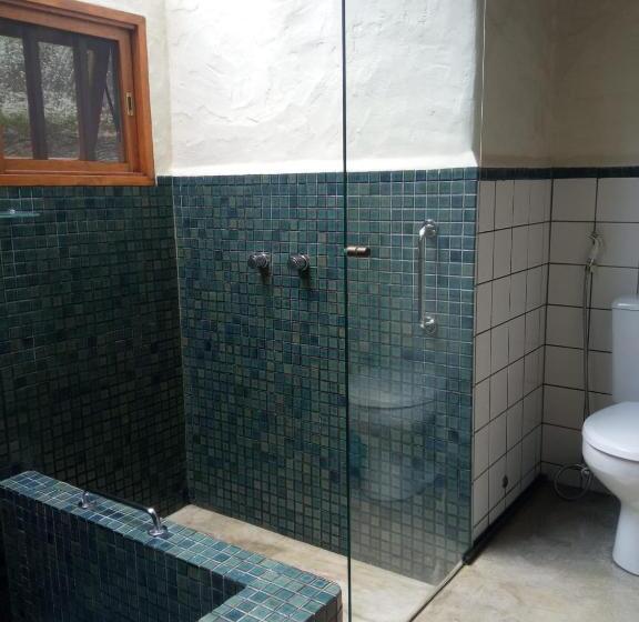 اتاق لوکس, Refúgio Guest House