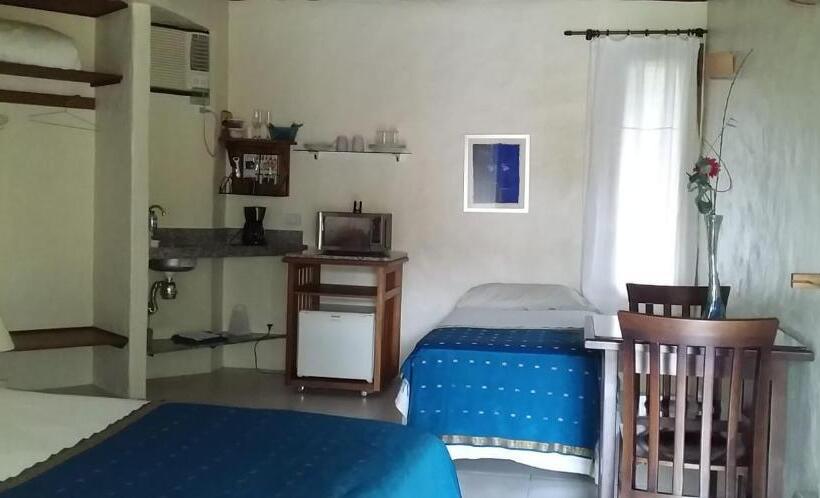 اتاق استاندارد سه نفره, Refúgio Guest House