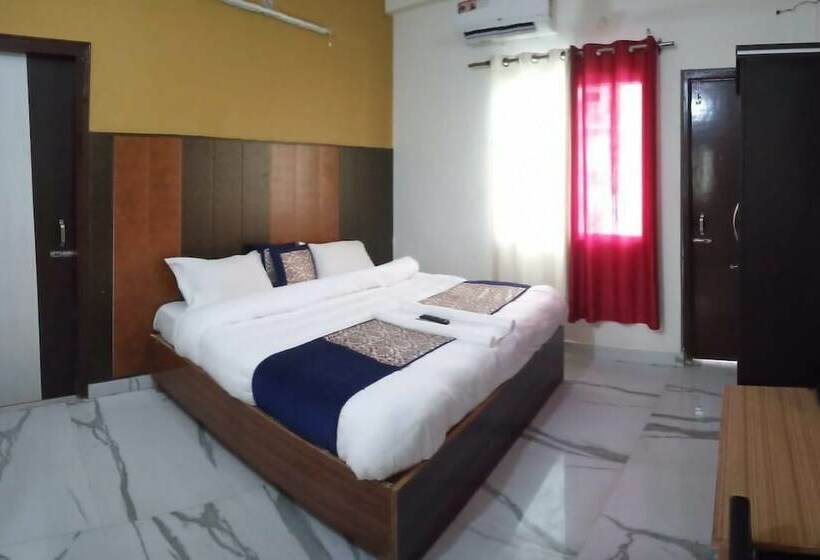 Quarto Deluxe, Ln Hotel And Restaurant   Hostel