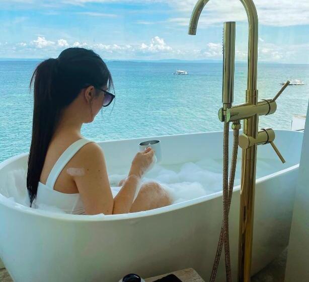 Yandan Deniz Manzaralı Delüks Oda, Sugarsea Inn & Dive Shop