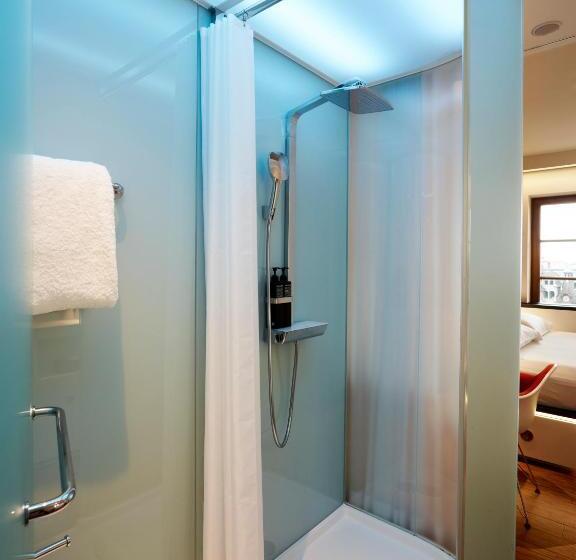 اتاق استاندارد با تخت بزرگ, Citizenm Geneva