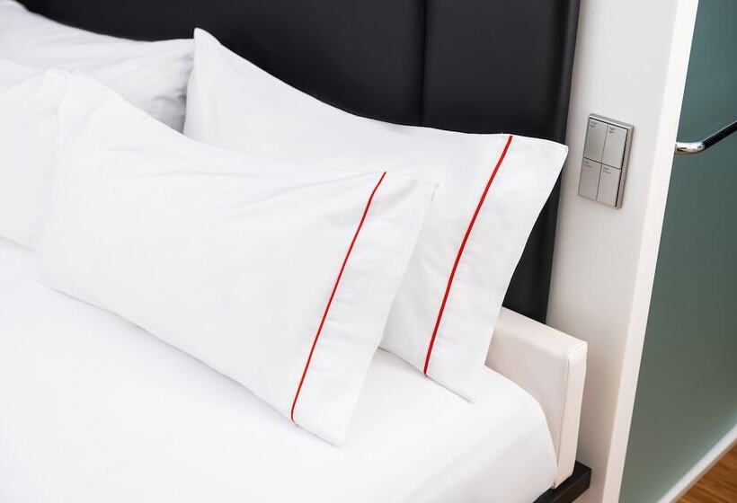 اتاق استاندارد با تخت بزرگ, Citizenm Geneva