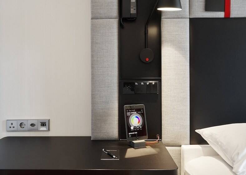 اتاق استاندارد با تخت بزرگ, Citizenm Geneva