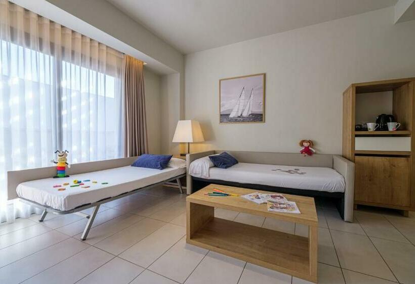 جناح جونيور, Estival Eldorado Resort