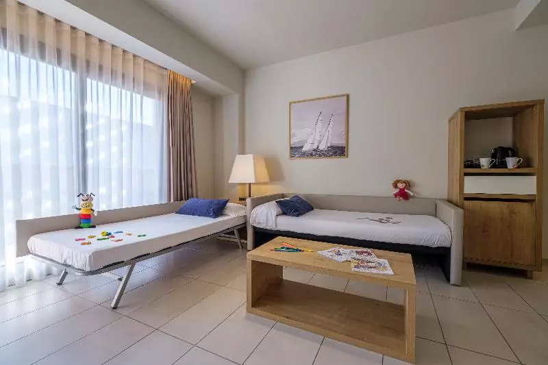 سوییت جونیور, Estival Eldorado Resort