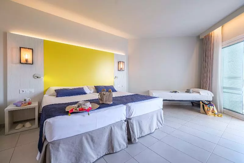 اتاق استاندارد با چشمانداز دریا, Estival Eldorado Resort