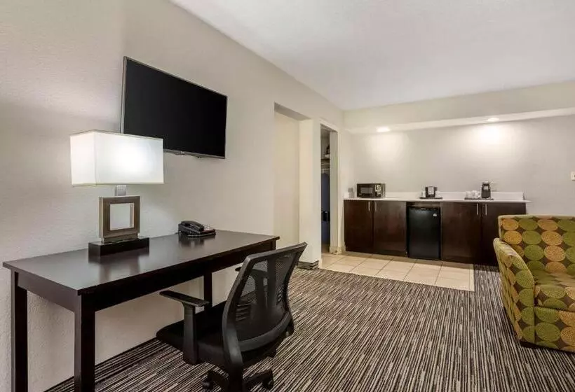 デラックススイート, Best Western Plus Jonesboro Inn And Suites