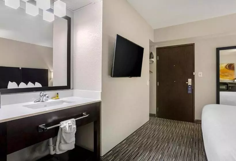 身障者適用キングサイズベッドルーム, Best Western Plus Jonesboro Inn And Suites