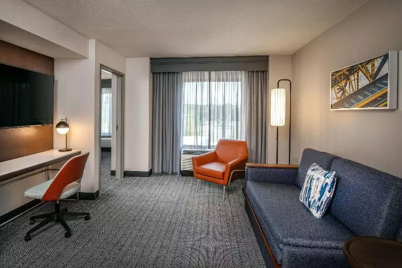 سوئیت با تخت بزرگ, Courtyard By Marriott Boston Billerica Bedford