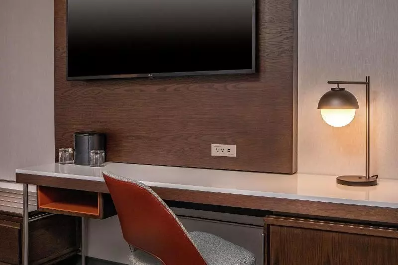 اتاق استاندارد با تخت بزرگ, Courtyard By Marriott Boston Billerica Bedford