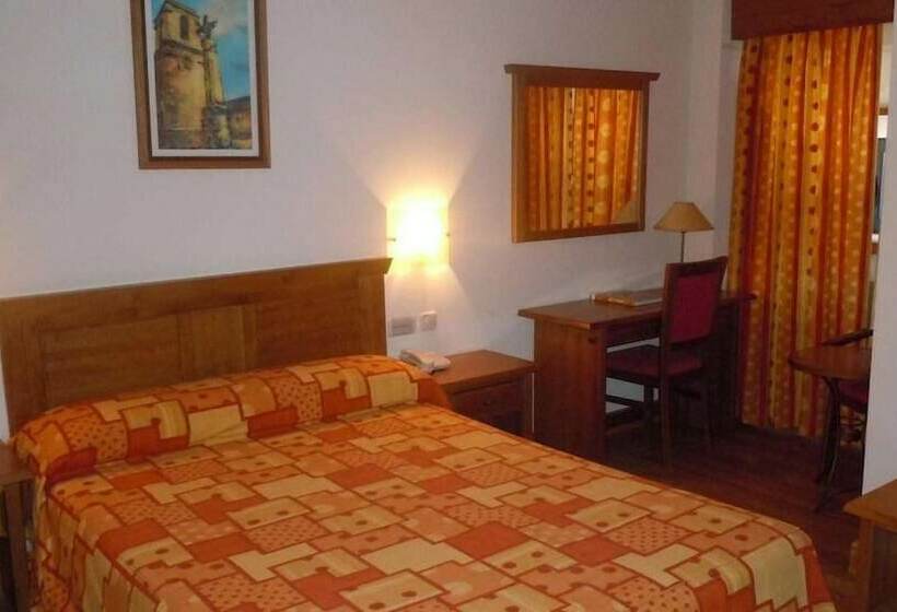 غرفة قياسية, Hospedería Del Santuario De La Peña De Francia