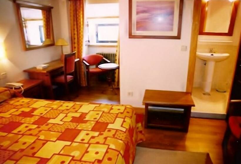 스탠다드 룸, Hospedería Del Santuario De La Peña De Francia