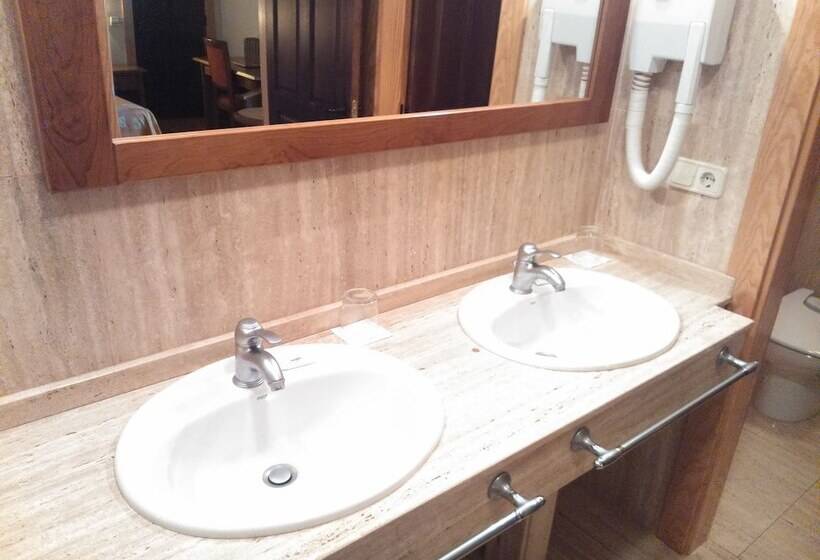 스탠다드 싱글 룸, Hospedería Del Santuario De La Peña De Francia