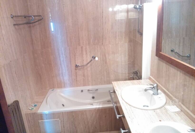 غرفة قياسية فردية, Hospedería Del Santuario De La Peña De Francia