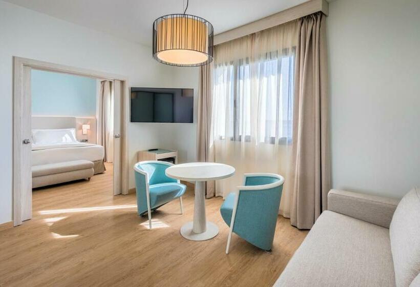 سوییت جونیور, Occidental Sevilla Viapol
