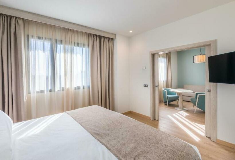 سوییت جونیور, Occidental Sevilla Viapol