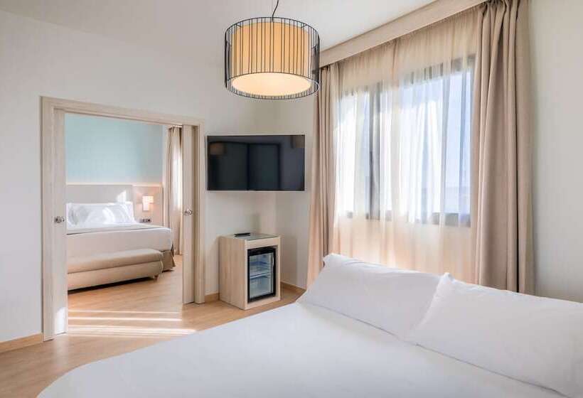 سوییت جونیور, Occidental Sevilla Viapol