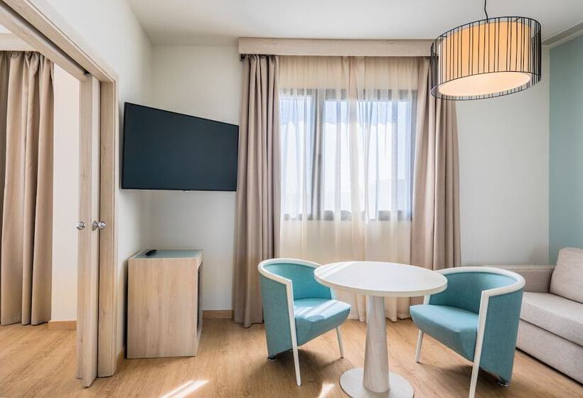 سوییت جونیور, Occidental Sevilla Viapol