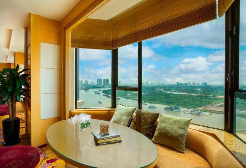 Deluxe Suite King Bed, Renaissance Riverside Hotel Saigon