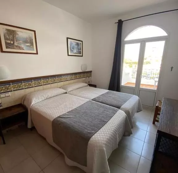 Chambre Supérieure, Simón