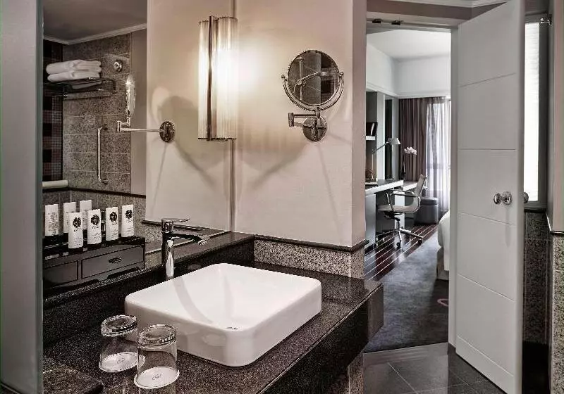 シティビューのデラックスルーム, Sofitel Saigon Plaza