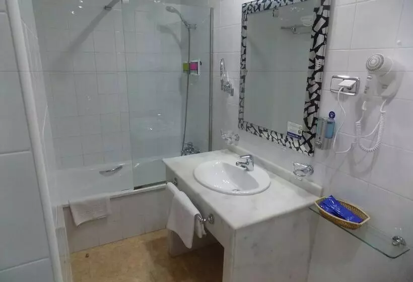 اتاق استاندارد, Traina