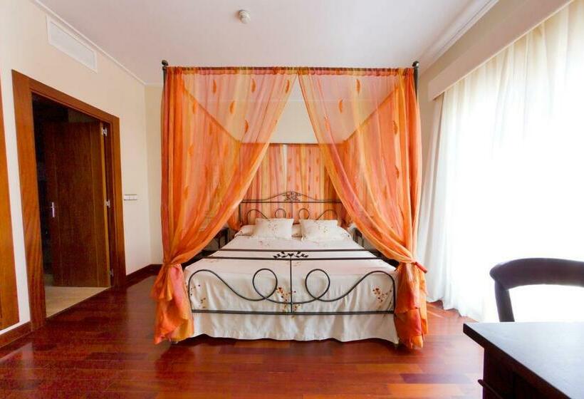 小型套房, Traina