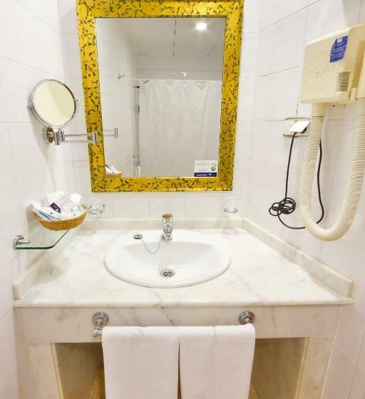 高级家庭房间, Traina