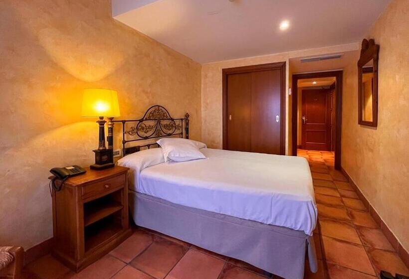Quarto Estandar Individual, Vila De Tossa