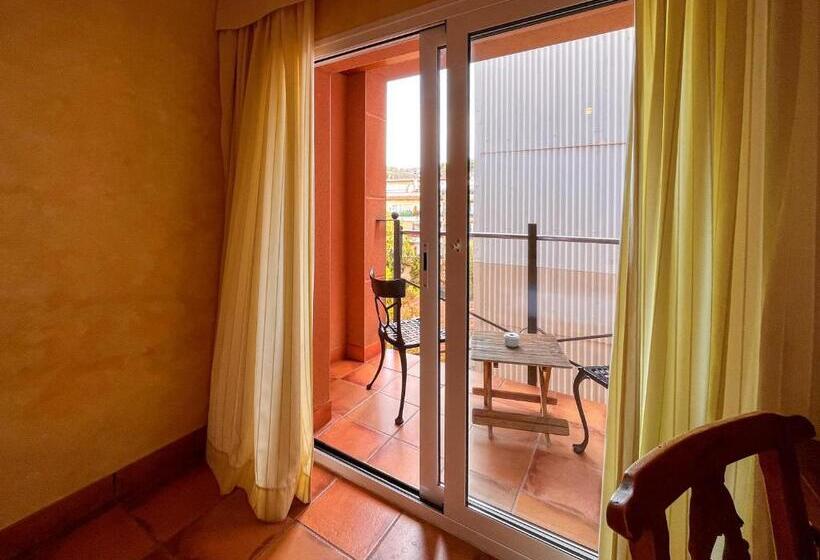 غرفة أساسية, Vila De Tossa