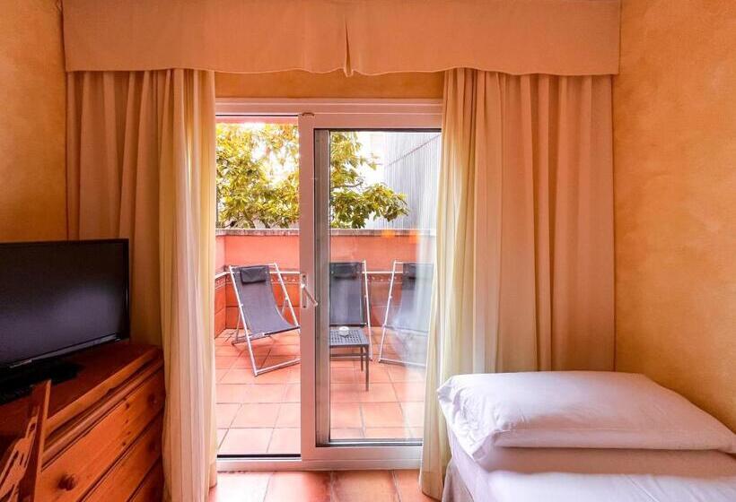Трехместный Номер Стандарт с Балконом, Vila De Tossa